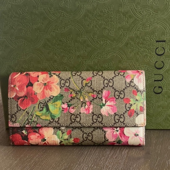 Gucci Blooms Print Continental Wallet - Picture 3 of 11